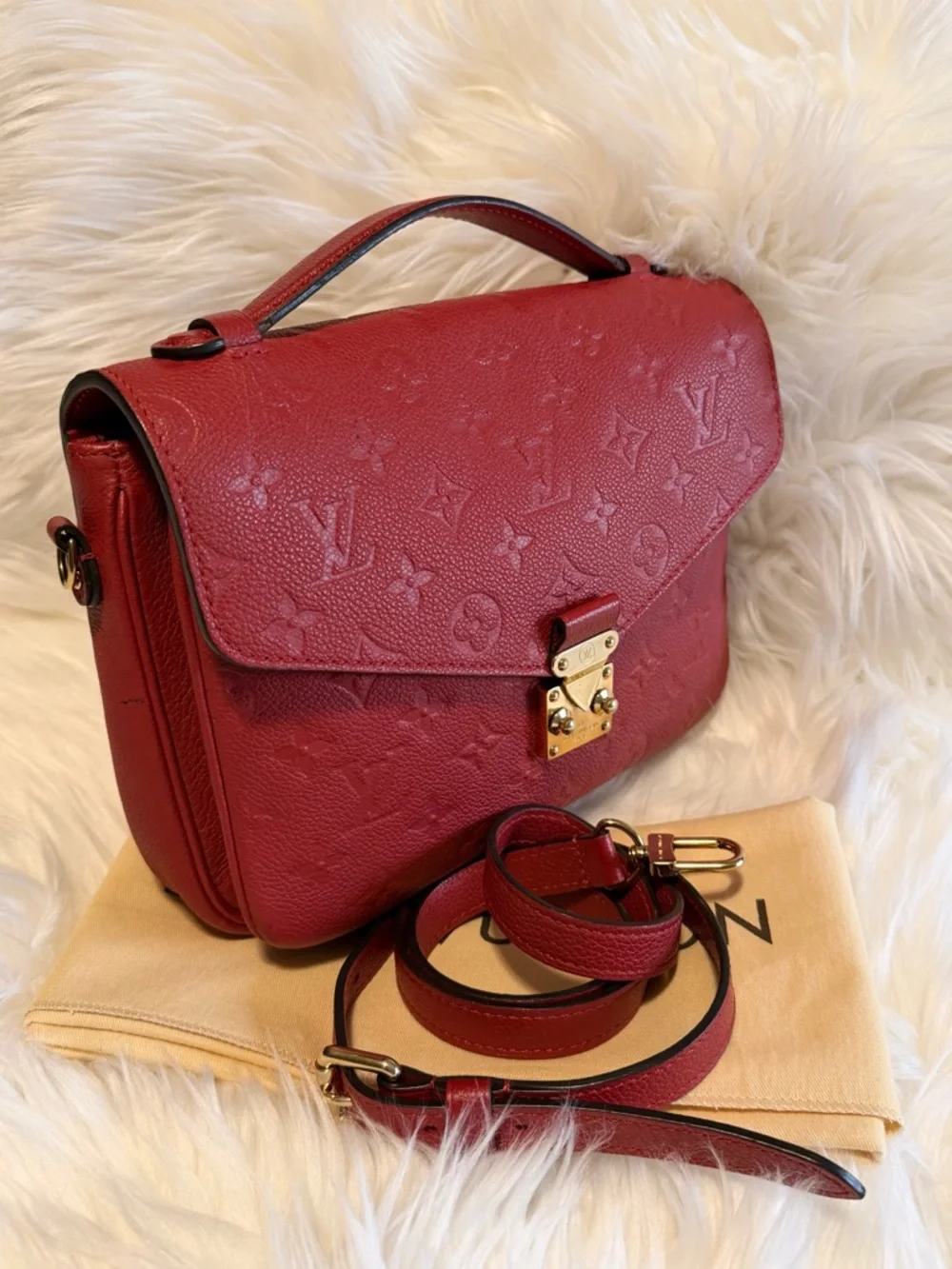 Louis Vuitton Red Empreinte Pochette Métis Satchel with Gold Hardware - Picture 3 of 17